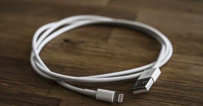 كيفية توصيل جهاز iPhone بجهاز Mac