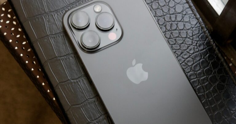 كيفية تحويل شعار Apple الموجود على هاتف iPhone الخاص بك إلى زر سري