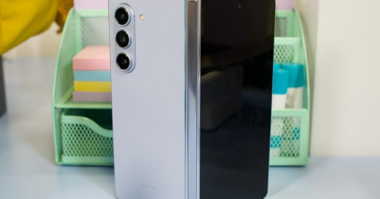 هل هاتف Samsung Galaxy Z Fold 5 مقاوم للماء؟