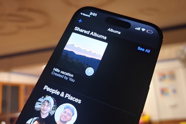 الألبوم المشترك على iPhone.